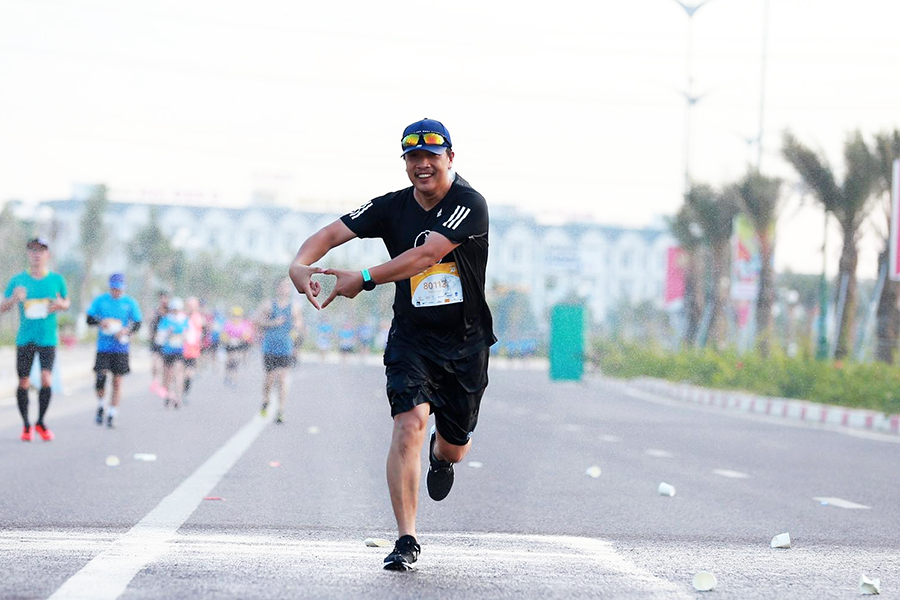 Chạy hơn 1000km để… tăng 2kg