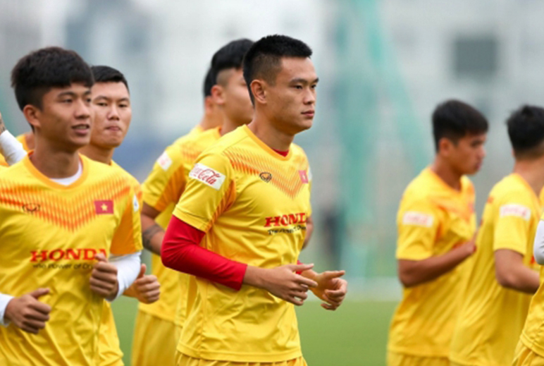 Những lời khuyên của "bố già" Petrovic có giúp Minh Tùng trụ vững ở ĐT Việt Nam?