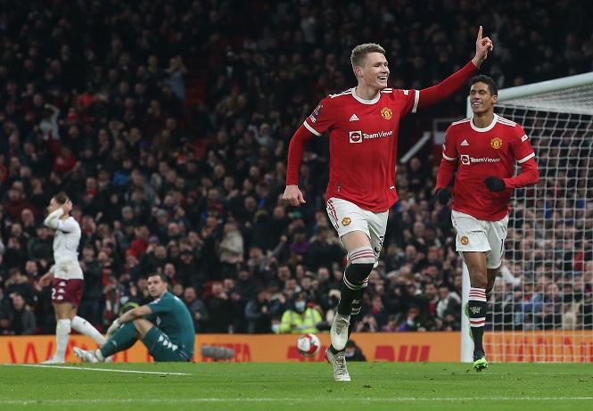 CĐV MU ph&aacute;t cuồng với cặp tiền vệ tạo n&ecirc;n b&agrave;n thắng tại FA Cup