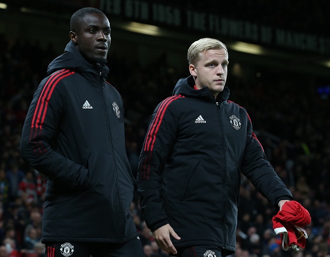 Hậu vệ MU công khai thách thức HLV Solskjaer trên sân tập