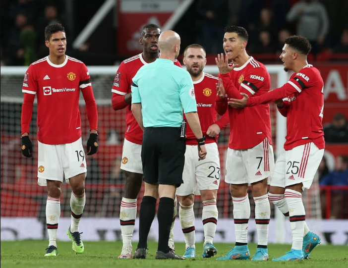 Vì sao bàn thắng của Middlesbrough trước MU được công nhận?