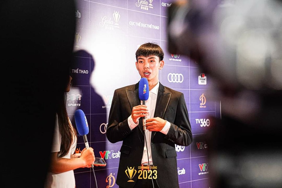 Nguyễn Huy Hoàng và đồng đội xa nhà dịp Tết Giáp Thìn để săn vé bơi dự Olympic Paris 2024