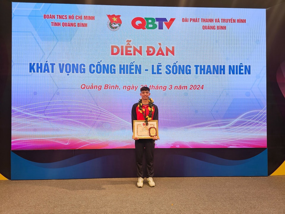 “Kình ngư” Nguyễn Huy Hoàng được quê hương Quảng Bình vinh danh