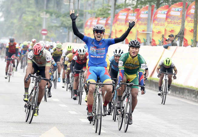 &ldquo;Vua nước r&uacute;t xe đạp&rdquo; Nguyễn Tấn Ho&agrave;i &uacute;p mở việc giải nghệ trước SEA Games 31