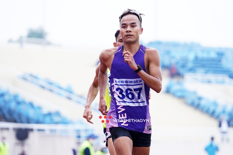 &ldquo;Ho&agrave;ng tử đi bộ&rdquo; Nguyễn Th&agrave;nh Ngưng nu&ocirc;i mộng lần đầu gi&agrave;nh HCV SEA Games 31