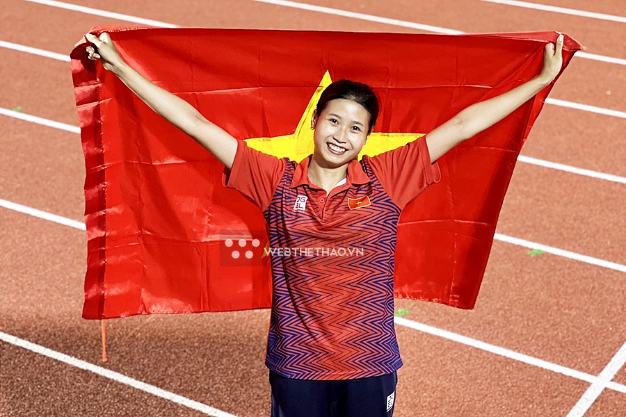 Đ&aacute;nh bại nh&agrave; v&ocirc; địch SEA Games 32, c&ocirc; g&aacute;i 2001 H&agrave; Nội gi&agrave;nh HCĐ nhảy ba bước giải điền kinh ch&acirc;u &Aacute; 2023