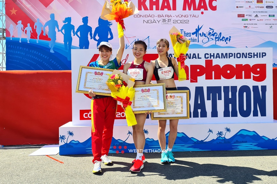Nguyễn Thị Oanh lập kỷ lục cá nhân 6 năm vô địch Tiền Phong Marathon Nguyễn Thị Oanh lập kỷ lục cá nhân 6 năm vô địch Tiền Phong Marathon