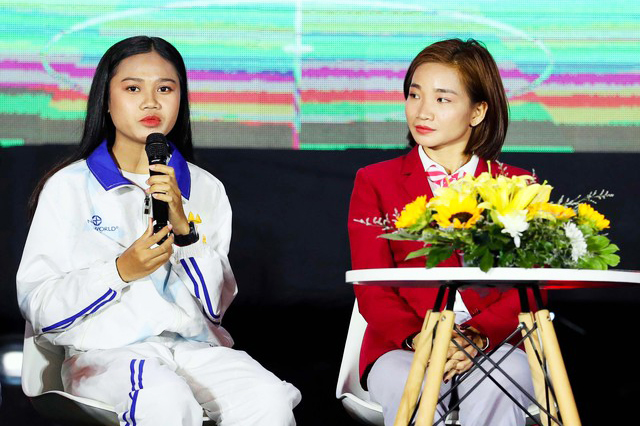 Nguyễn Thị Oanh và “Người hùng về cuối điền kinh Campuchia” nhận giải Cảm hứng SEA Games 32