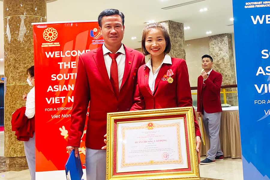 Nguyễn Thị Oanh tri ân những người thầy sau kỳ tích vàng SEA Games 31 Nguyễn Thị Oanh tri ân những người thầy sau kỳ tích vàng SEA Games 31