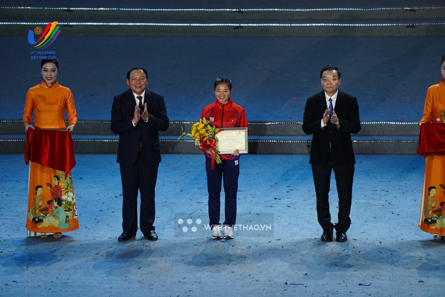 Hành trình trở thành VĐV xuất sắc nhất SEA Games 31 của tuyển thủ điền kinh Nguyễn Thị Oanh Hành trình trở thành VĐV xuất sắc nhất SEA Games 31 của tuyển thủ điền kinh Nguyễn Thị Oanh