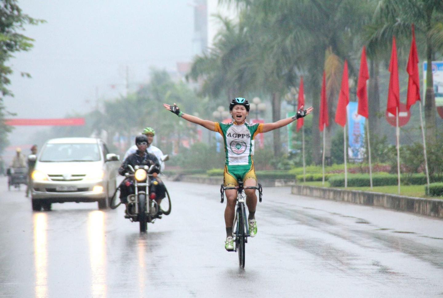 “Thần gió xe đạp” Nguyễn Thị Thật dự giải châu Á trước khi bảo vệ HCV SEA Games 31