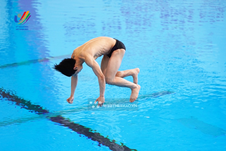Cú nhảy siêu tệ khiến “hot boy nhảy cầu” Nguyễn Tùng Dương thua đau ở SEA Games 31