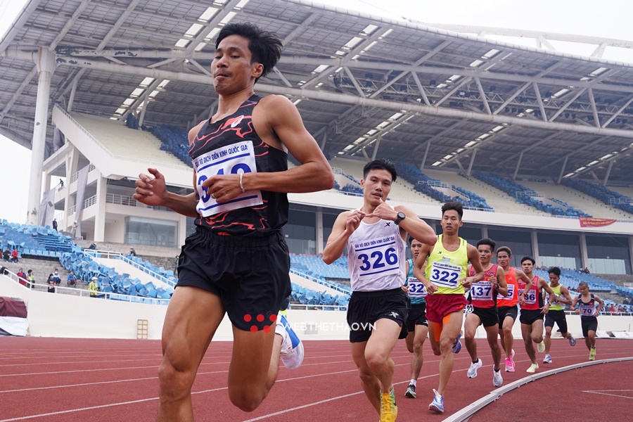 Nguyễn Văn Lai 12 năm v&ocirc; địch chạy 5000m, tham vọng gi&agrave;nh v&agrave;ng kỳ SEA Games cuối