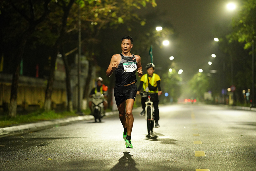 &ldquo;L&atilde;o tướng SEA Games&rdquo; Nguyễn Văn Lai c&oacute; danh hiệu v&ocirc; địch marathon đầu ti&ecirc;n