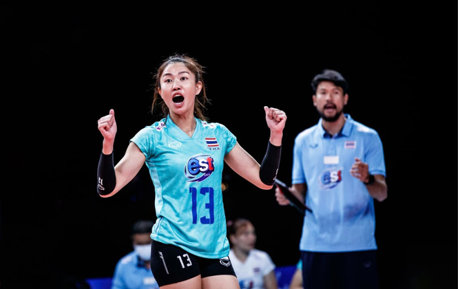Sao bóng chuyền Nootsara sánh đôi Saeid Marouf gia nhập CLB 1 triệu người theo dõi
