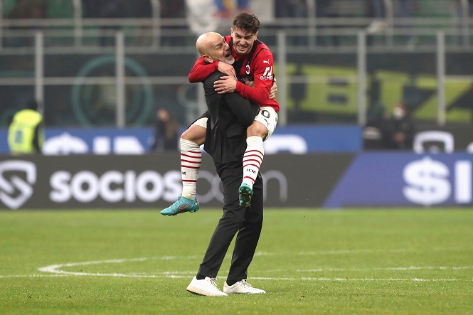 Phản ứng của HLV Pioli sau khi Milan ngược dòng thắng trận derby