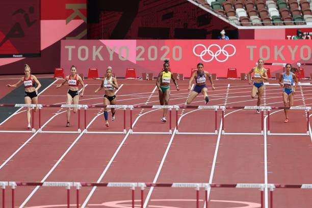 Cận cảnh màn thi đầy kịch tính đưa Quách Thị Lan vào bán kết 400m rào Olympic Tokyo Cận cảnh màn thi đầy kịch tính đưa Quách Thị Lan vào bán kết 400m rào Olympic Tokyo