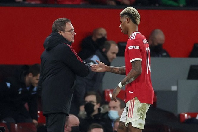 CĐV MU chê Rashford “hời hợt” trong trận thắng Aston Villa