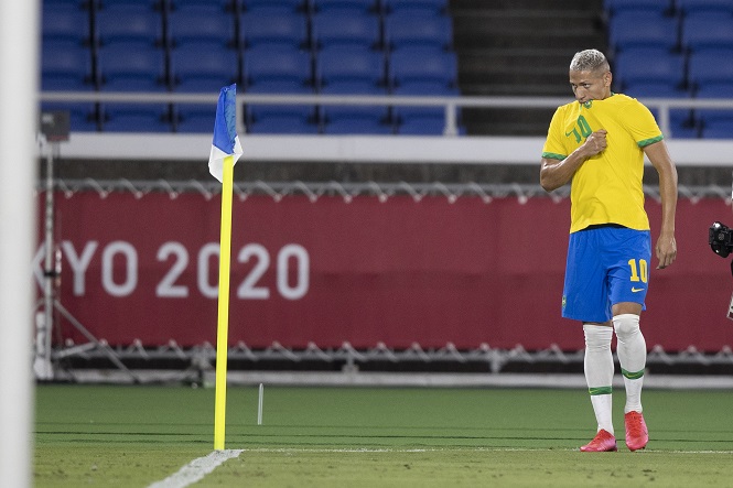 Richarlison bị Argentina khiêu khích sau khi lập hat-trick ở Olympic