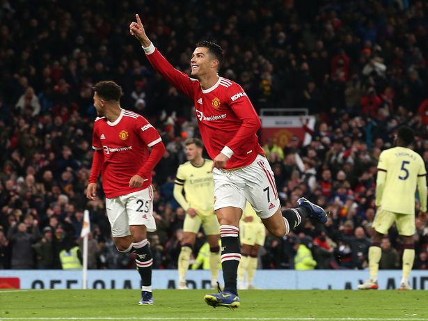 Ronaldo không có thời gian ăn mừng sau khi ghi bàn thứ 800