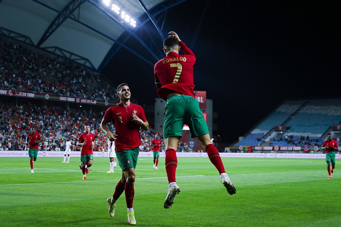 Ronaldo lập thêm kỷ lục khác với tuyển Bồ Đào Nha