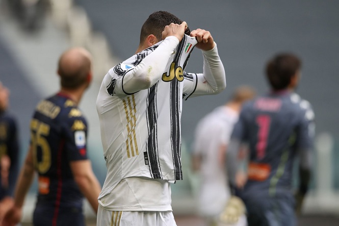 Ronaldo bỏ lỡ cơ hội ghi bàn đáng xấu hổ với Juventus Ronaldo bỏ lỡ cơ hội ghi bàn đáng xấu hổ với Juventus