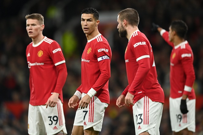 Ronaldo bị k&ecirc;u ca sau khi được trao băng đội trưởng MU