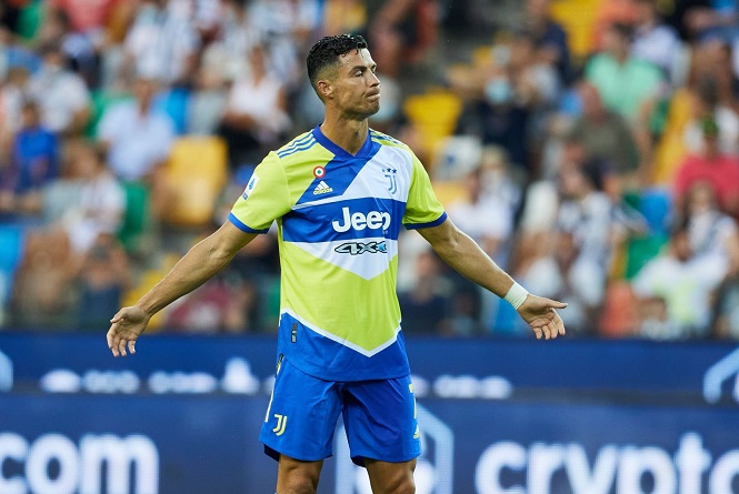 Vì sao Cristiano Ronaldo ngồi ghế dự bị ở Juventus? Vì sao Cristiano Ronaldo ngồi ghế dự bị ở Juventus?