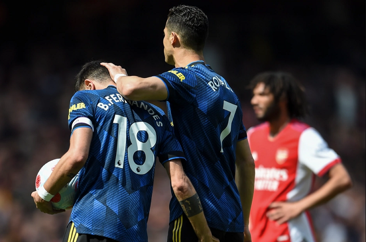 Rangnick tiết lộ lý do Ronaldo để Fernandes thực hiện quả phạt đền