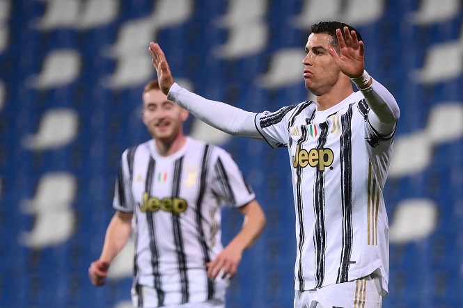 Cristiano Ronaldo bất ngờ được môi giới chuyển đến Man City