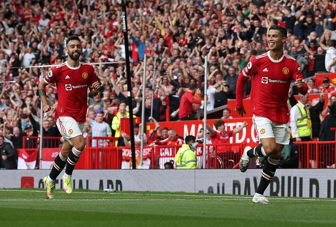 Ronaldo ca ngợi bầu không khí kỳ diệu ở Old Trafford khi ra mắt MU Ronaldo ca ngợi bầu không khí kỳ diệu ở Old Trafford khi ra mắt MU