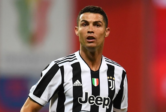 Ronaldo tức giận l&ecirc;n tiếng về tin đồn chuyển nhượng