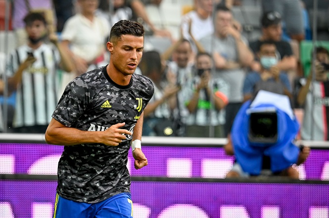 MU báo tin mới nhất về kiểm tra y tế đối với Ronaldo