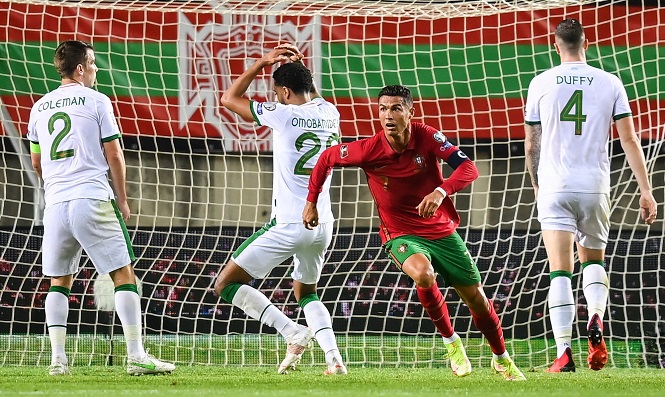 Giáo sư toán học xếp Ronaldo vĩ đại nhất mọi thời đại trên Messi
