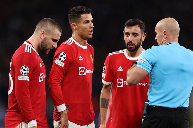 Salah tốt hơn Ronaldo trong đội h&igrave;nh kết hợp MU vs Liverpool