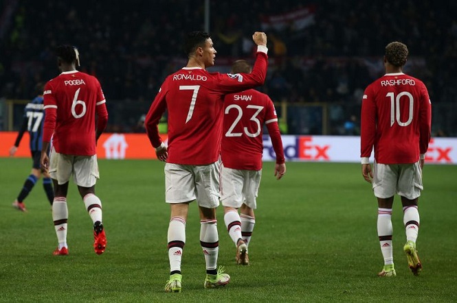 HLV MU ví Ronaldo với Michael Jordan sau khi lập cú đúp