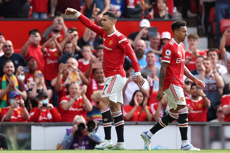 Ronaldo và Elanga tạo ra sự kết hợp đặc biệt để ghi bàn cho MU