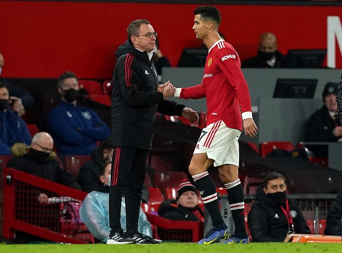 HLV MU giải th&iacute;ch l&yacute; do Ronaldo vắng mặt tại FA Cup