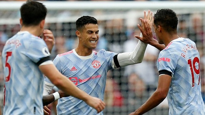 Ronaldo chỉ cần 2 trận để đạt thành tích bằng Sanchez và Di Maria