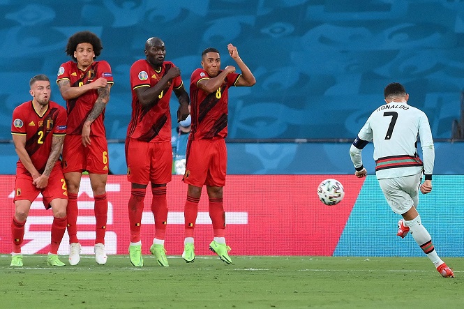 Ronaldo với nỗi thất vọng sút phạt trực tiếp tại EURO và World Cup