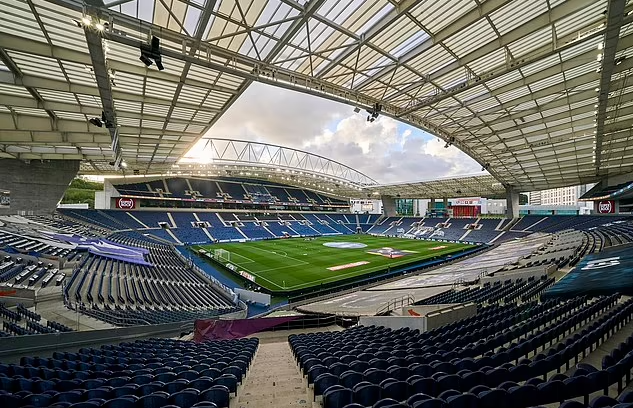 Địa điểm mới tổ chức trận chung kết Champions League 2021 ở đâu?