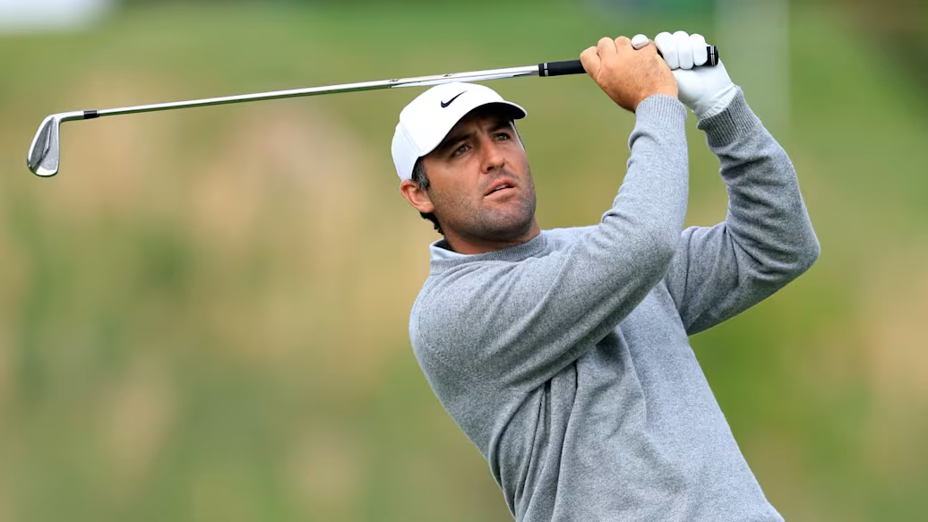 Golf thế giới dậy sóng với màn cạnh tranh nghẹt thở trong ngày đầu tiên PGA Championship