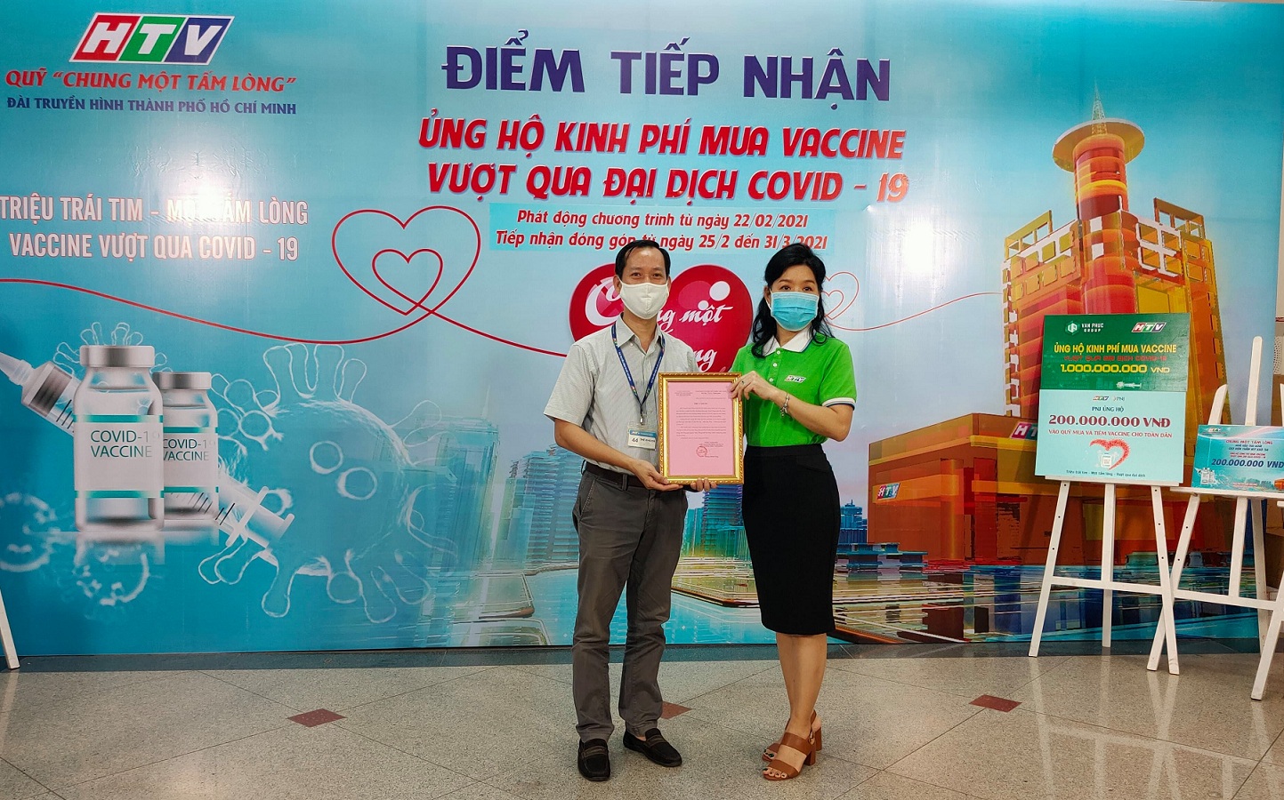 Webthethao, Công Vinh, MC Trấn Thành và nhiều VĐV, nghệ sĩ cùng  HTV “chung một tấm lòng” mua vắc-xin COVID-19