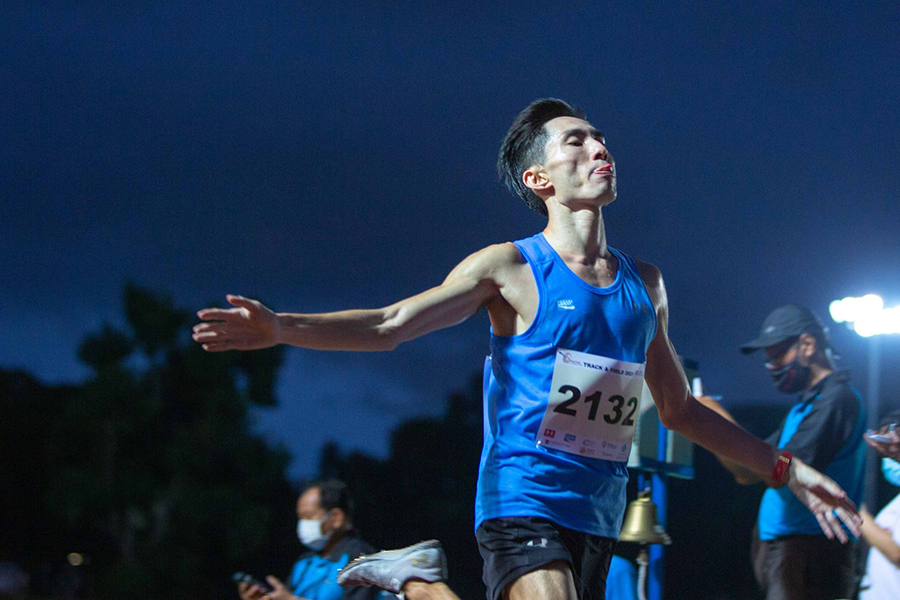 "Vua chạy quốc đảo Sư tử” phá kỷ lục quốc gia, đạt chuẩn marathon SEA Games 31
