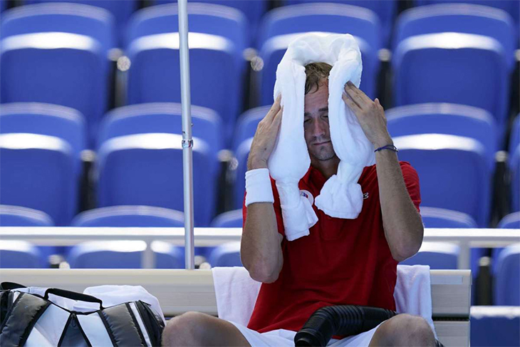 Các sao tennis dự Olympic bực bội với cái máy làm lạnh