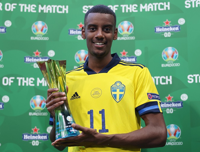 Alexander Isak trở thành vua rê bóng tại EURO 2021