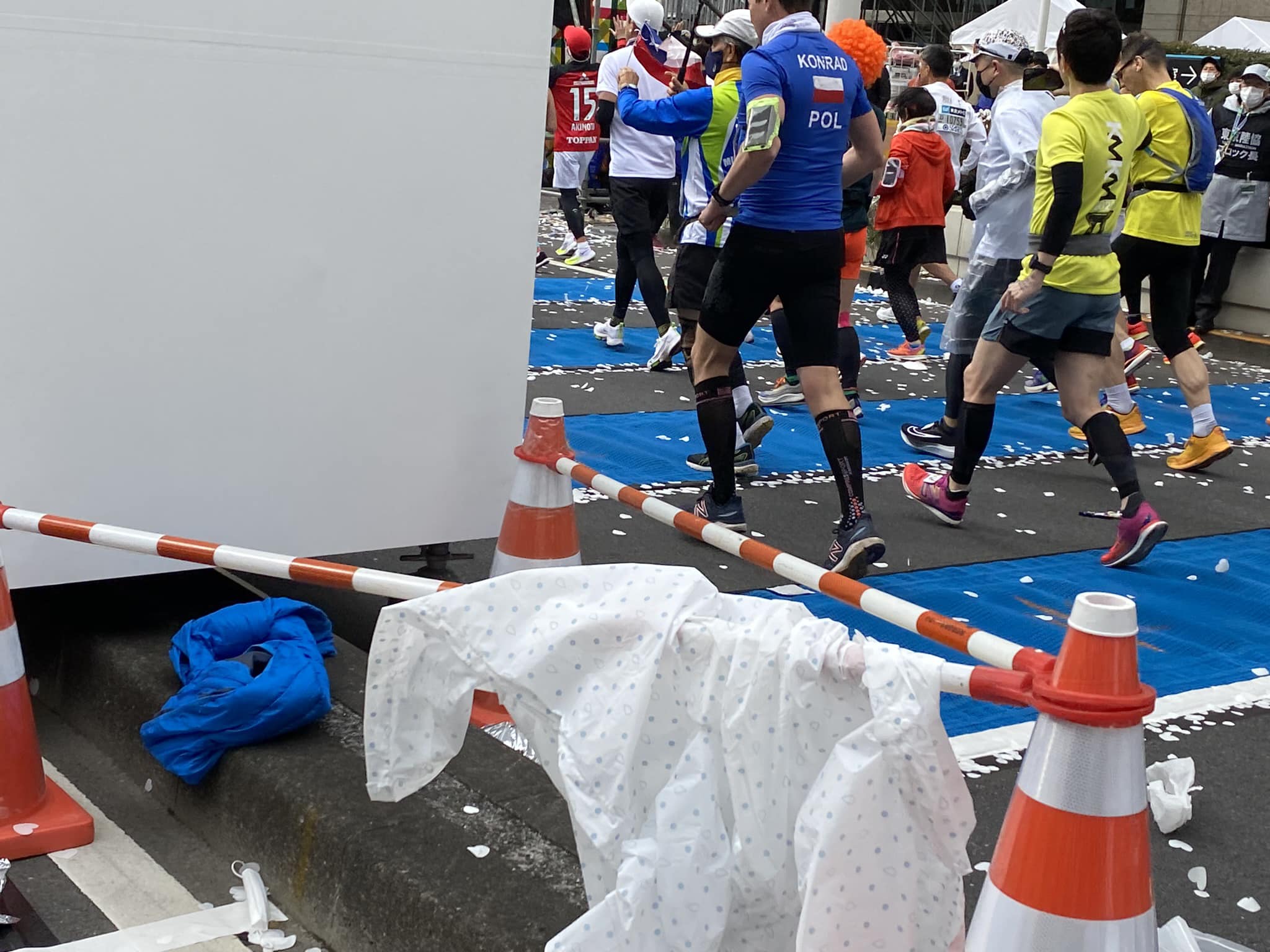 Chuyện xả rác ở một trong 6 giải marathon lớn nhất hành tinh