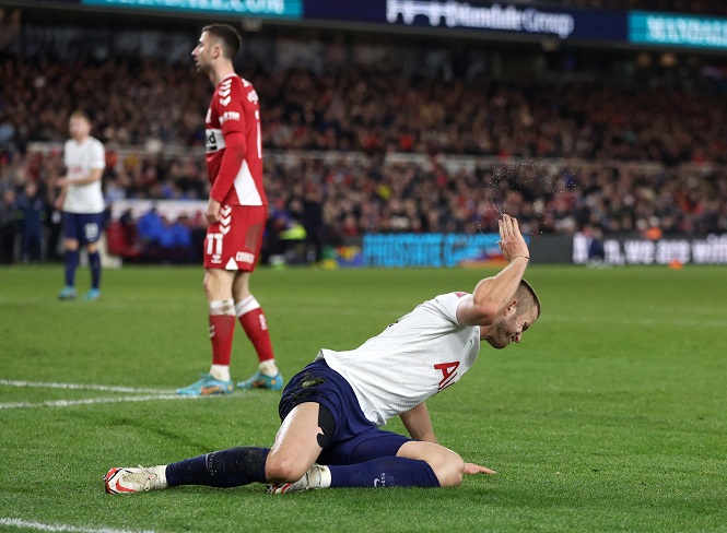 Tottenham bị cầu thủ tuổi teen loại sốc khỏi FA Cup