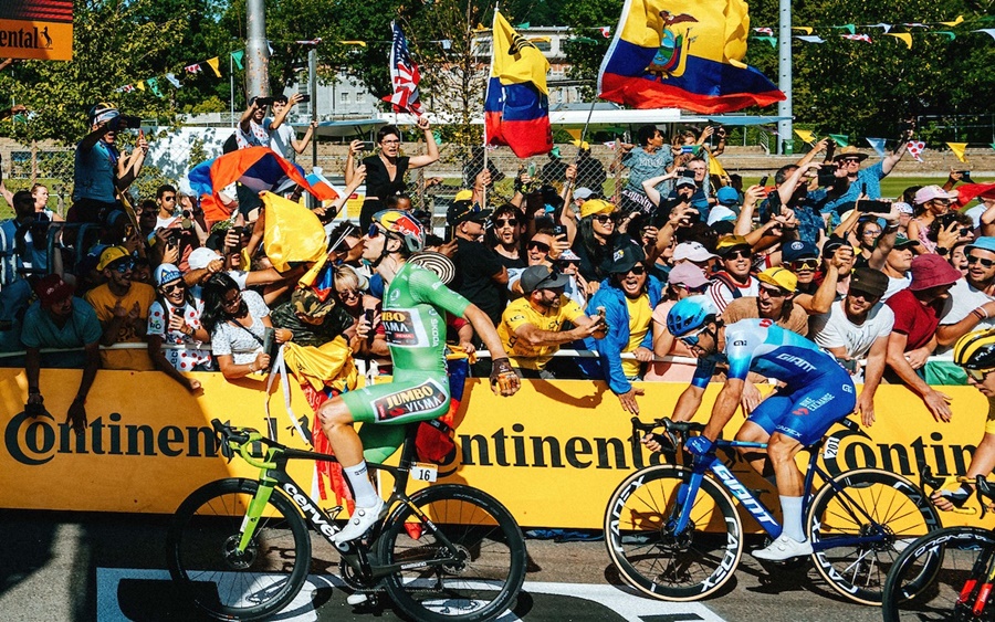 Wout van Aert nhất chặng 8, áo vàng không đổi chủ ở Tour de France 2022