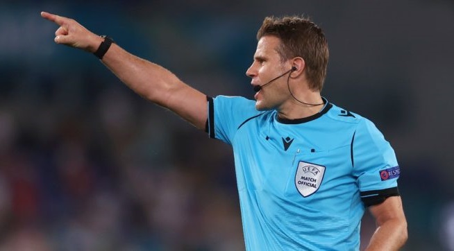 Trọng tài trận Italia vs Tây Ban Nha từng bắt chung kết Champions League